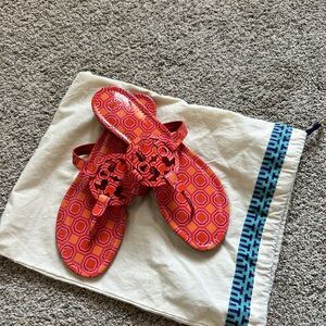 Tory burch flip flips size 10